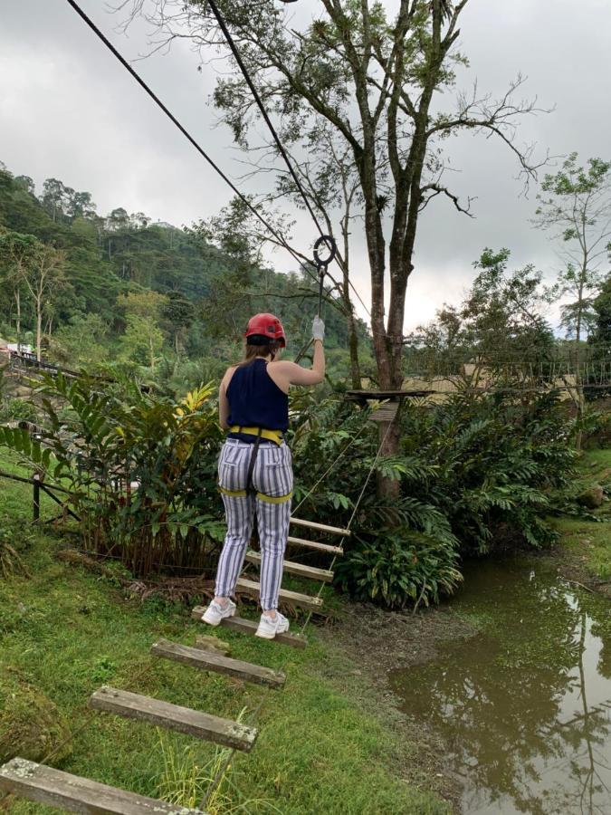 ホテル Bosque De Aventura & Glamping Refugio Del Bosque ラ・メサ エクステリア 写真